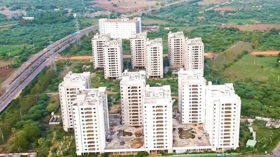 అమరావతి పునర్నిర్మాణ పనులకు బ్రేక్