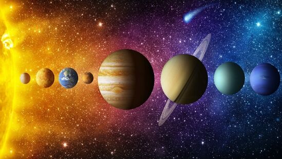 మరోవైపు దేవగురు బృహస్పతి తన శత్రువైన శుక్రుడి రాశి అయిన వృషభ రాశిలో ఉంటాడు. ఈ విధంగా శుక్రుడు, బృహస్పతి ఒకరి రాశుల్లో మరొకరు ఉండటం వల్ల పరివర్తన యోగం ఏర్పడింది. వైదిక జ్యోతిషశాస్త్రం ప్రకారం, రెండు శత్రు గ్రహాలు ఒకరి ఇంట్లో మరొకరు నివసిస్తున్నప్పుడు, అవి ఎటువంటి హాని కలిగించవు. బదులుగా, ఇది మంచి ఫలితాలను పెంచుతుంది. అటువంటి పరిస్థితిలో, బృహస్పతి-శుక్ర రాజ యోగం మార్పు వల్ల ఏ రాశి వారు ప్రయోజనం పొందుతారో తెలుసుకుందాం. మరోవైపు దేవగురు బృహస్పతి తన శత్రువైన శుక్రుడి రాశి అయిన వృషభ రాశిలో ఉంటాడు. ఈ విధంగా శుక్రుడు, బృహస్పతి ఒకరి రాశుల్లో మరొకరు ఉండటం వల్ల పరివర్తన యోగం ఏర్పడింది. వైదిక జ్యోతిషశాస్త్రం ప్రకారం, రెండు శత్రు గ్రహాలు ఒకరి ఇంట్లో మరొకరు నివసిస్తున్నప్పుడు, అవి ఎటువంటి హాని కలిగించవు. బదులుగా, ఇది మంచి ఫలితాలను పెంచుతుంది. అటువంటి పరిస్థితిలో, బృహస్పతి-శుక్ర రాజ యోగం మార్పు వల్ల ఏ రాశి వారు ప్రయోజనం పొందుతారో తెలుసుకుందాం.