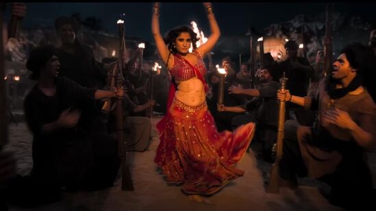 కానీ, సినిమా థియేట్రికల్ రిలీజ్‌కు ముందు విడుదల చేసిన ఆజాద్ మూవీలోని ఉయ్ అమ్మ సాంగ్ సెన్సేషన్ క్రియేట్ చేస్తోంది. గత నెల 4న యూట్యూబ్‌లో రిలీజ్ అయిన ఉయ్ అమ్మ పాటకు ఇప్పటికీ 8.1 కోట్ల వ్యూస్ అంటే సుమారుగా 81,075,302 వ్యూస్ సాధించుకుంది. అలాగే, 622 లైక్స్ సొంతం చేసుకుంది.&nbsp;&nbsp;