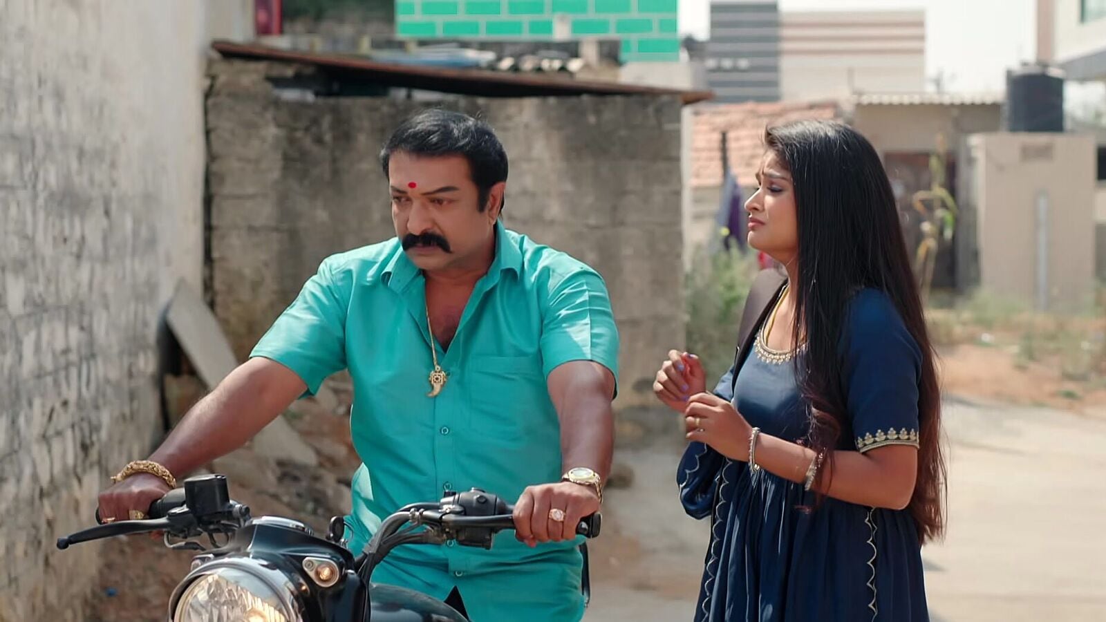 Illu Illalu Pillalu February 12th Episode: ప్రేమ‌ను న‌డిరోడ్డుపై వ‌దిలేసిన ధీర‌జ్ - చందుకు పెళ్లి సంబంధం తెచ్చిన న‌ర్మ‌ద