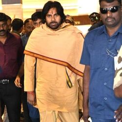 <p>పవన్ కళ్యాణ్‌ గత వారం, పదిరోజులుగా &nbsp;ప్రభుత్వ కార్యక్రమాలకు దూరంగా ఉంటున్నారు. ఆయన తీవ్ర అస్వస్థతతో ఉన్నారని ప్రకటన విడుదల చేశారు. స్పాండలైటిస్ కారణంగా అన్ని కార్యక్రమాలకు దూరంగా ఉన్నట్టు జనసేన వర్గాలు తెలిపాయి.</p>
