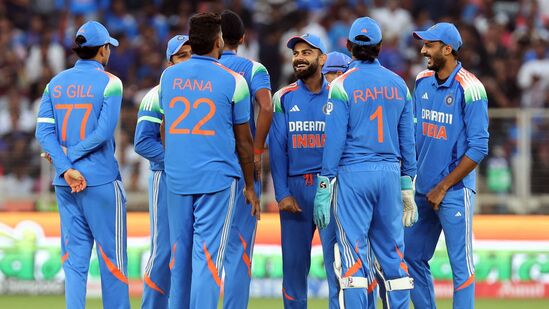 ఇంగ్లండ్ ను వన్డే సిరీస్ లో 3-0 తో క్లీన్ స్వీప్ చేసిన భారత్ 