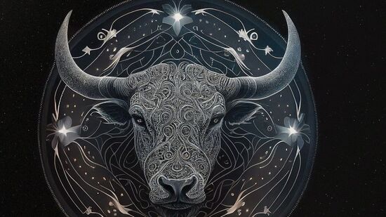 వృషభ రాశి వారికి ఆర్థిక సమస్యలు చాలా దూరం అవుతాయి. ఈ రాశిచక్రం వ్యక్తులు జీవితంలో వారు కోరుకున్న అనేక విషయాలను సాధించే అవకాశాన్ని పొందుతారు. ఆర్థిక సమస్యలు ఉండవు. ఈ రాశి వారికి మానసిక సమస్యలు దూరంగా ఉంటాయి. ఆనందం పెరుగుతుంది. అనేక అద్భుతమైన ప్రదేశాలను సందర్శించే అవకాశం కూడా లభిస్తుంది. వృషభ రాశి వారికి ఆర్థిక సమస్యలు చాలా దూరం అవుతాయి. ఈ రాశిచక్రం వ్యక్తులు జీవితంలో వారు కోరుకున్న అనేక విషయాలను సాధించే అవకాశాన్ని పొందుతారు. ఆర్థిక సమస్యలు ఉండవు. ఈ రాశి వారికి మానసిక సమస్యలు దూరంగా ఉంటాయి. ఆనందం పెరుగుతుంది. అనేక అద్భుతమైన ప్రదేశాలను సందర్శించే అవకాశం కూడా లభిస్తుంది.