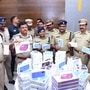 విజయవాడలో చోరీ చేసిన 271 ఐఫోన్లను భారత్లో విక్రయిస్తే వాటిని బ్లాక్ చేసే అవకాశం ఉంటుందని భావించి నేపాల్లో అమ్మే ఏర్పాట్లు చేసుకున్నారు. 271 ఐఫోన్లను ఖాట్మాండ్లో విక్రయించేందుకు ఒప్పందం చేసుకున్నారు. నేపాల్కు చెందిన రంజిత్ అనే నిందితుడితో ఇందుకు ఒప్పందం చేసుకున్నారు. నేపాల్ చేరకముందే దోపిడీ ముఠాను అరెస్ట్ చేశారు. నిందితులు దీప్ చంద్ ప్రజాపతి, మాయ జయప్రకాష్,సునీల్ కుమార్ సరోజ్, బ్రిజేష్ కుమార్ ఉగ్ర, మిథిలేష్ కుమార్, సురేంద్ర కుమార్ పటేల్లను అరెస్ట్ చేశారు. <p>విజయవాడలో చోరీ చేసిన 271 ఐఫోన్లను భారత్లో విక్రయిస్తే వాటిని బ్లాక్ చేసే అవకాశం ఉంటుందని భావించి నేపాల్లో అమ్మే ఏర్పాట్లు చేసుకున్నారు. 271 ఐఫోన్లను ఖాట్మాండ్లో విక్రయించేందుకు ఒప్పందం చేసుకున్నారు. నేపాల్కు చెందిన రంజిత్ అనే నిందితుడితో ఇందుకు ఒప్పందం చేసుకున్నారు. నేపాల్ చేరకముందే దోపిడీ ముఠాను అరెస్ట్ చేశారు. నిందితులు దీప్ చంద్ ప్రజాపతి, మాయ జయప్రకాష్,సునీల్ కుమార్ సరోజ్, బ్రిజేష్ కుమార్ ఉగ్ర, మిథిలేష్ కుమార్, సురేంద్ర కుమార్ పటేల్లను అరెస్ట్ చేశారు. </p>