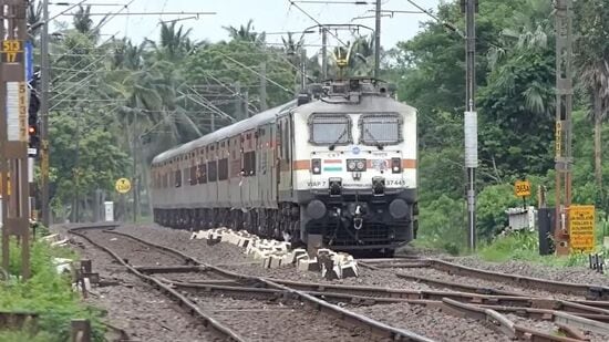 రైళ్లు ఆలస్యం
