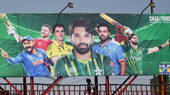 <p>CT 2025 Must Watch Matches: ఛాంపియన్స్ ట్రోఫీ బుధవారం (ఫిబ్రవరి 19) నుంచి ప్రారంభం కాబోతోంది. 8 జట్లు 20 రోజుల పాటు ఈ మినీ వరల్డ్ కప్ కోసం తలపడబోతున్నాయి. మరి వీటిలో కచ్చితంగా మిస్ కాకుండా చూడాల్సిన టాప్ 5 మ్యాచ్ లేవో చూడండి.</p>