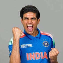 <p>Shubman Gill No.1: ఛాంపియన్స్ ట్రోఫీ ప్రారంభం రోజే టీమిండియా స్టార్ శుభ్‌మన్ గిల్ వన్డేల్లో నంబర్ వన్ ర్యాంకు అందుకున్నాడు. ఐసీసీ బుధవారం (ఫిబ్రవరి 19) రిలీజ్ చేసిన ర్యాంకుల్లో బాబర్ ఆజంను వెనక్కి నెట్టాడు. బాబర్ రెండోస్థానానికి పడిపోయాడు.</p>