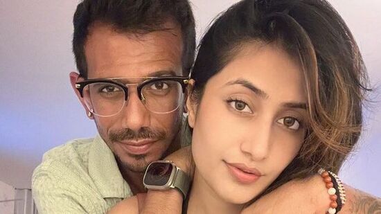 Cricketers Divorce: విడాకులు తీసుకున్న టీమిండియా క్రికెటర్ల జాబితాలోకి తాజాగా యుజ్వేంద్ర చహల్ కూడా చేరాడు. అతడు భార్య ధనశ్రీతో విడిపోయాడు. <p>Cricketers Divorce: విడాకులు తీసుకున్న టీమిండియా క్రికెటర్ల జాబితాలోకి తాజాగా యుజ్వేంద్ర చహల్ కూడా చేరాడు. అతడు భార్య ధనశ్రీతో విడిపోయాడు.</p>