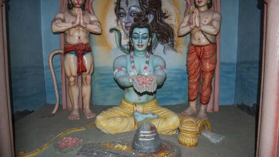 అతని ప్రమేయం లేకుండానే ఉపవాసం, జాగరణ ఉండటమే కాకుండా.. శివాలయంలోనే ప్రాణాలు పోగొట్టుకోవడంతో.. అతని పాపాలన్నీ నశించి శివసాయుజ్యం పొందుతాడు. అంతేనా.. ఆ నాడు శివాలయంలో మరణించిన గుణనిధి మరుసటి జన్మలో నిధులకు అధిపతి అయిన కుబేరునిగా జన్మిస్తాడు.&nbsp;