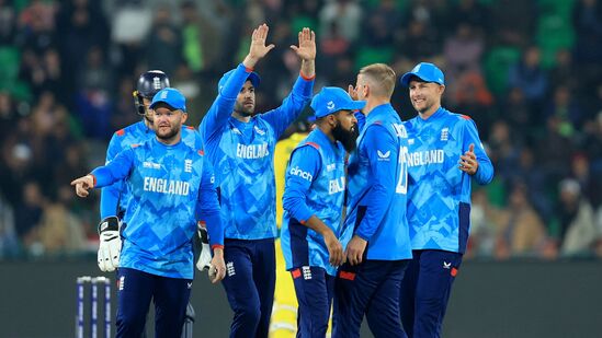 Champions Trophy Points Table: ఆస్ట్రేలియా చేతుల్లో ఓడిన ఇంగ్లండ్ మూడో స్థానంలో ఉంది. ఆ టీమ్ నెట్ రన్ రేట్ -0.475గా ఉంది.