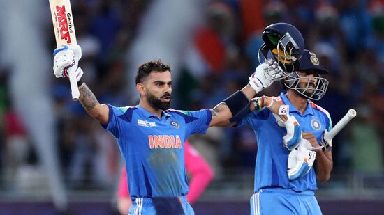 ICC ODI Rankings: టీమిండియా స్టార్ బ్యాటర్ విరాట్ కోహ్లి ఐదో ర్యాంకుకు దూసుకొచ్చాడు. పాకిస్థాన్ తో మ్యాచ్ లో అతడు సెంచరీ బాదడంతో ర్యాంకుల్లో మెరుగయ్యాడు.