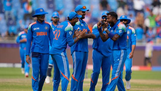 Champions Trophy Group A Points Table: టీమిండియా రెండో స్థానంలో ఉంది. మన టీమ్ కూడా రెండు మ్యాచ్ లలోనూ గెలిచినా నెట్ రన్ రేట్ 0.647గా ఉంది. చివరి మ్యాచ్ లో న్యూజిలాండ్ ను ఓడిస్తే తొలి స్థానంలోకి వెళ్తుంది. లేదంటే రెండో స్థానంలోనే ఉంటుంది. <p>Champions Trophy Group A Points Table: టీమిండియా రెండో స్థానంలో ఉంది. మన టీమ్ కూడా రెండు మ్యాచ్ లలోనూ గెలిచినా నెట్ రన్ రేట్ 0.647గా ఉంది. చివరి మ్యాచ్ లో న్యూజిలాండ్ ను ఓడిస్తే తొలి స్థానంలోకి వెళ్తుంది. లేదంటే రెండో స్థానంలోనే ఉంటుంది.</p>