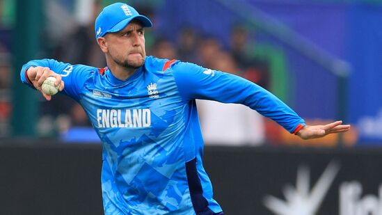 ఇంగ్లండ్ ఆల్ రౌండర్ లివింగ్ స్టన్ కూడా సారథ్యానికి ప్రధాన పోటీదారే. గతంలో జట్టును నడిపించిన అనుభవం అతనికి ఉంది. 2024 చివర్లో వెస్టిండీస్ తో వన్డే సిరీస్ లో ఇంగ్లండ్ కు లివింగ్ స్టన్ కెప్టెన్. ఒత్తిడిని ఎదుర్కొనే తీరు, దూకుడైన ఆటతీరు లివింగ్ స్టన్ కు కలిసొచ్చే ఛాన్స్ ఉంది.&nbsp;