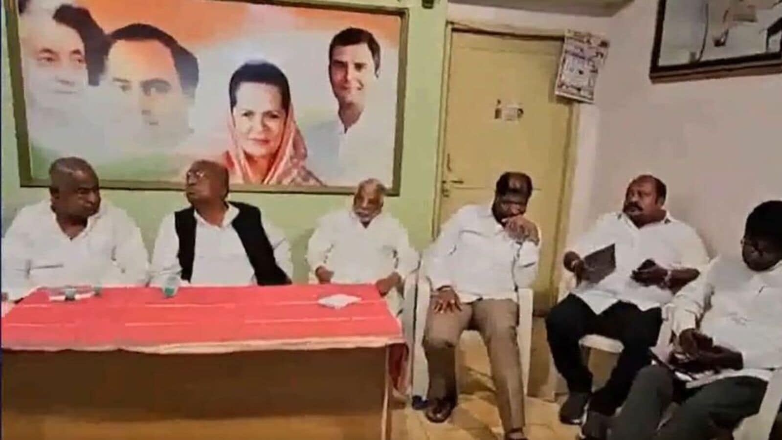 TG Munnuru Kapu Leaders : తెలంగాణ క్యాస్ట్ పాలిటిక్స్.. వీహెచ్ ఇంట్లో మున్నూరు కాపు నేతల భేటీ.. కారణం ఏంటి?