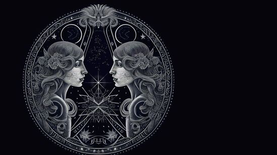 శష-మాళవ్య రాజయోగం మిథున రాశి వారికి అనేక శుభ ఫలితాలను ఇస్తుంది. ఈ రాశిచక్ర గుర్తుకు చెందిన వ్యక్తులు ప్రతి రంగంలోనూ అపారమైన విజయాన్ని సాధిస్తారు. చాలా డబ్బు సంపాదించే అవకాశం ఉంటుంది. మీరు మీ కుటుంబం లేదా స్నేహితులతో కలిసి ఏదైనా మతపరమైన తీర్థయాత్రకు ప్రయాణించే అవకాశం ఉంది. మిథున రాశిలో జన్మించిన వ్యక్తులు తమ కుటుంబంతో నాణ్యమైన సమయాన్ని గడపడానికి కూడా అవకాశం పొందుతారు. మీ కెరీర్‌లో ఎదుర్కొంటున్న సమస్యలకు పరిష్కారాలు లభిస్తాయి.(గమనిక : ఇది కేవలం నమ్మకాల మీద ఆధాపడిన కథనం. జ్యోతిష్యం/పంచాంగాలు/వివిధ మాధ్యమాల నుంచి సేకరించినది. ఏమైనా అనుమానాలు ఉంటే సంబంధిత నిపుణులను సంప్రదించండి.)