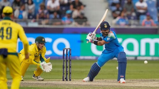 Rohit Sharma World Record: వన్డే క్రికెట్లో చేజింగ్ లో అత్యధిక రన్స్ చేసిన వారిలో సచిన్ తర్వాత విరాట్ ఉన్నాడు. తాజా మ్యాచ్ లో కోహ్లి చేజింగ్ లో రన్స్ 8 వేలు దాటాయి. సచిన్ 8720 రన్స్ తో అగ్రస్థానంలో ఉన్నాడు. మూడో స్థానంలో రోహిత్ 6115 రన్స్ ఉన్నాడు.