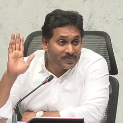 <p>నిరుద్యోగులను నమ్మించి మరోసారి ఎగనామం పెట్టారని వైఎస్ జగన్ మండిపడ్డారు. 20 లక్షల ఉద్యోగాలు, ఇవ్వలేకపోతే నిరుద్యోగ భృతి అన్నారని 10 నెలలుగా ఉద్యోగాల్లేవ్.. భృతి లేదు. ఇదేనా మంచి ప్రభుత్వం అంటూ కూటమి ప్రభుత్వంపై జగన్ విరుచుకుపడ్డారు. &nbsp;<br>&nbsp;</p>