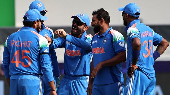 ఛాంపియన్స్ ట్రోఫీలో భారత్ ఛాంపియన్ జట్టులాగా ఆడుతోంది. ఆల్ రౌండ్ ప్రదర్శనతో అదరగొడుతోంది. గ్రూప్ దశలో బంగ్లాదేశ్, పాకిస్థాన్, న్యూజిలాండ్ ను చిత్తు చేసిన భారత్.. సెమీస్ లో ఆస్ట్రేలియా గండాన్ని దాటింది. ఇంకో విజయం సాధిస్తే చాలు మూడోసారి ఛాంపియన్స్ ట్రోఫీ విజేతగా భారత్ నిలుస్తుంది.&nbsp;