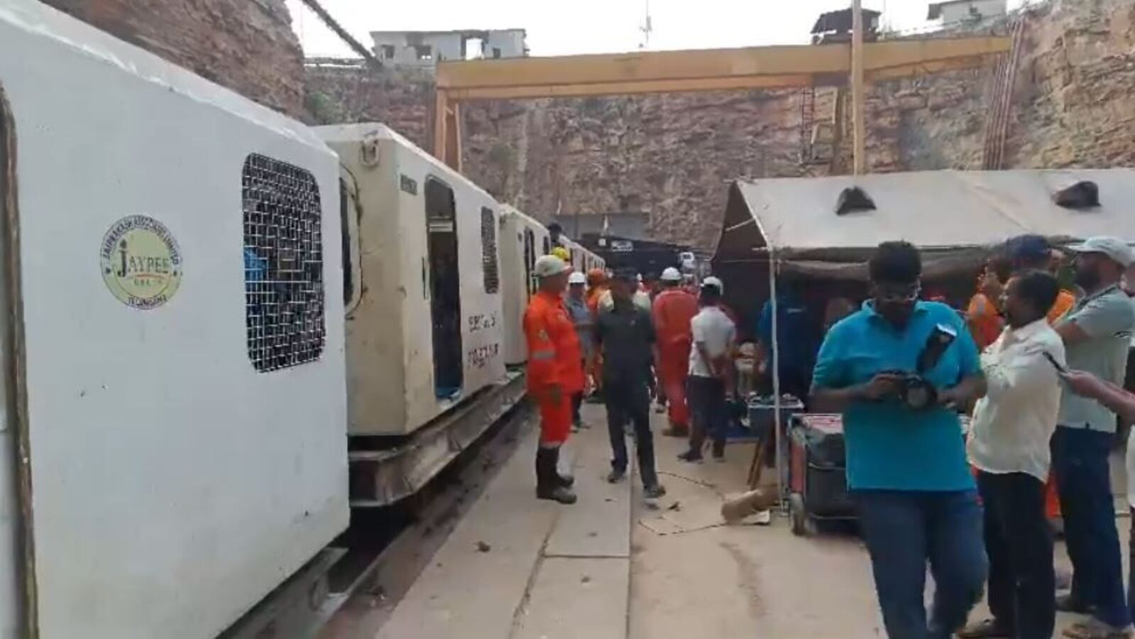 SLBC Rescue Operation : సొరంగంలో 14వ రోజూ కొనసాగుతున్న అన్వేషణ.. ఇదీ ప్రస్తుత పరిస్థితి