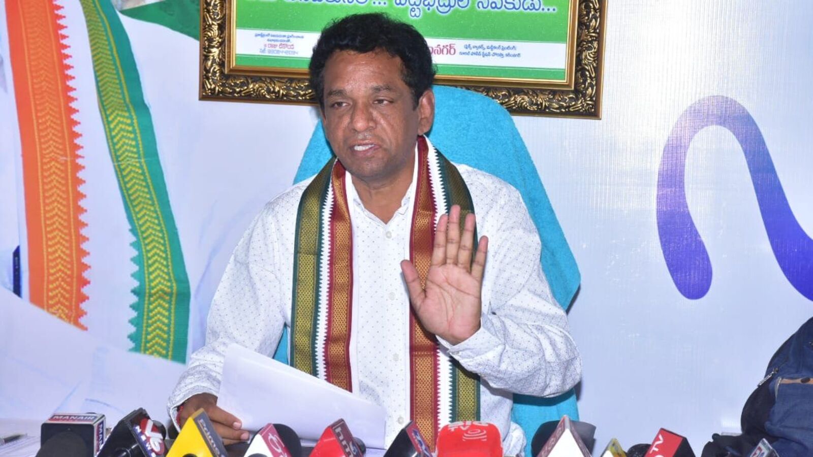 Mlc Elections: అధికార పార్టీకి అచ్చిరాని ఎమ్మెల్సీ ఎన్నికలు... సిట్టింగ్ స్థానాన్ని కోల్పోయిన కాంగ్రెస్.