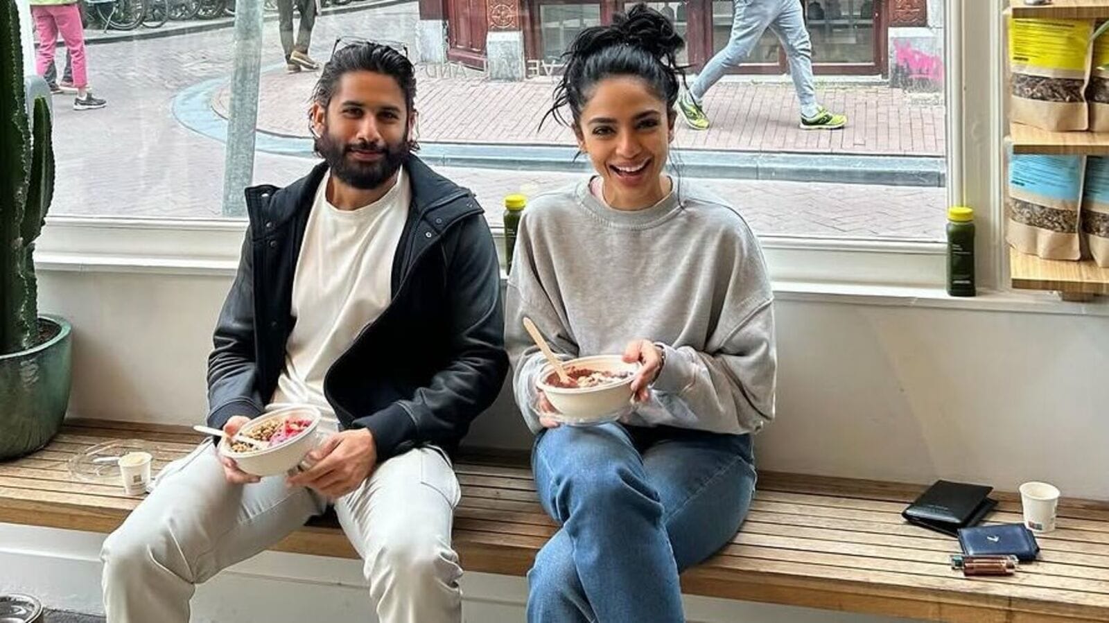 Sobhita Dhulipala: నాగ చైతన్యతో కలిసి వెకేషన్‌లో శోభిత.. ఉల్లిపాయ సమోసా తింటూ.. లైవ్ రెజ్లింగ్ చూస్తూ..