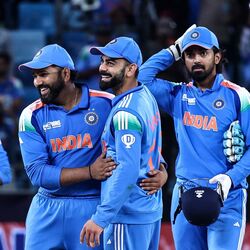 <p>ఆదివారం (మార్చి 9) ఛాంపియన్స్ ట్రోఫీ ఫైనల్లో న్యూజిలాండ్ తో భారత్ తలపడనుంది. ఈ మెగా పోరు కోసం రెండు జట్లు సిద్ధమవుతున్నాయి. కానీ సండే రోజు టైటిల్ క్లాష్ ఉండటం ఆందోళన కలిగిస్తోంది. &nbsp;</p>