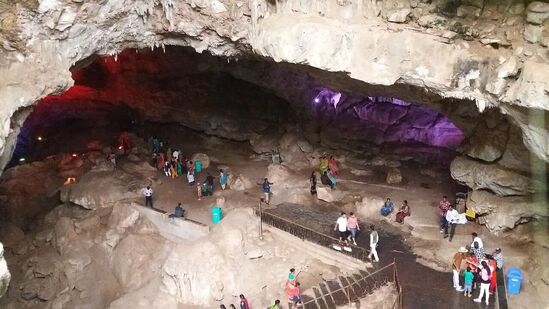 సింగిల్ షేరింగ్ కు రూ. 27910, డబుల్ షేరింగ్ రూ. 17010, ట్రిపుల్ షేరింగ్ కు రూ. 13,370గా ఉంది. ఈ ధరలు కంఫర్ట్ 3ఏ క్లాస్ లో ఉంటాయి. స్టాండర్డ్ క్లాస్ లో ట్రిపుల్ షేరింగ్ కు రూ. 11480, డబుల్ షేరింగ్ కు రూ. 15,110గా నిర్ణయించారు. సింగిల్ షేరింగ్ కు రూ. 27910, డబుల్ షేరింగ్ రూ. 17010, ట్రిపుల్ షేరింగ్ కు రూ. 13,370గా ఉంది. ఈ ధరలు కంఫర్ట్ 3ఏ క్లాస్ లో ఉంటాయి. స్టాండర్డ్ క్లాస్ లో ట్రిపుల్ షేరింగ్ కు రూ. 11480, డబుల్ షేరింగ్ కు రూ. 15,110గా నిర్ణయించారు. 