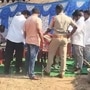 రీ పోస్టుమార్టం చేస్తున్న దృశ్యం