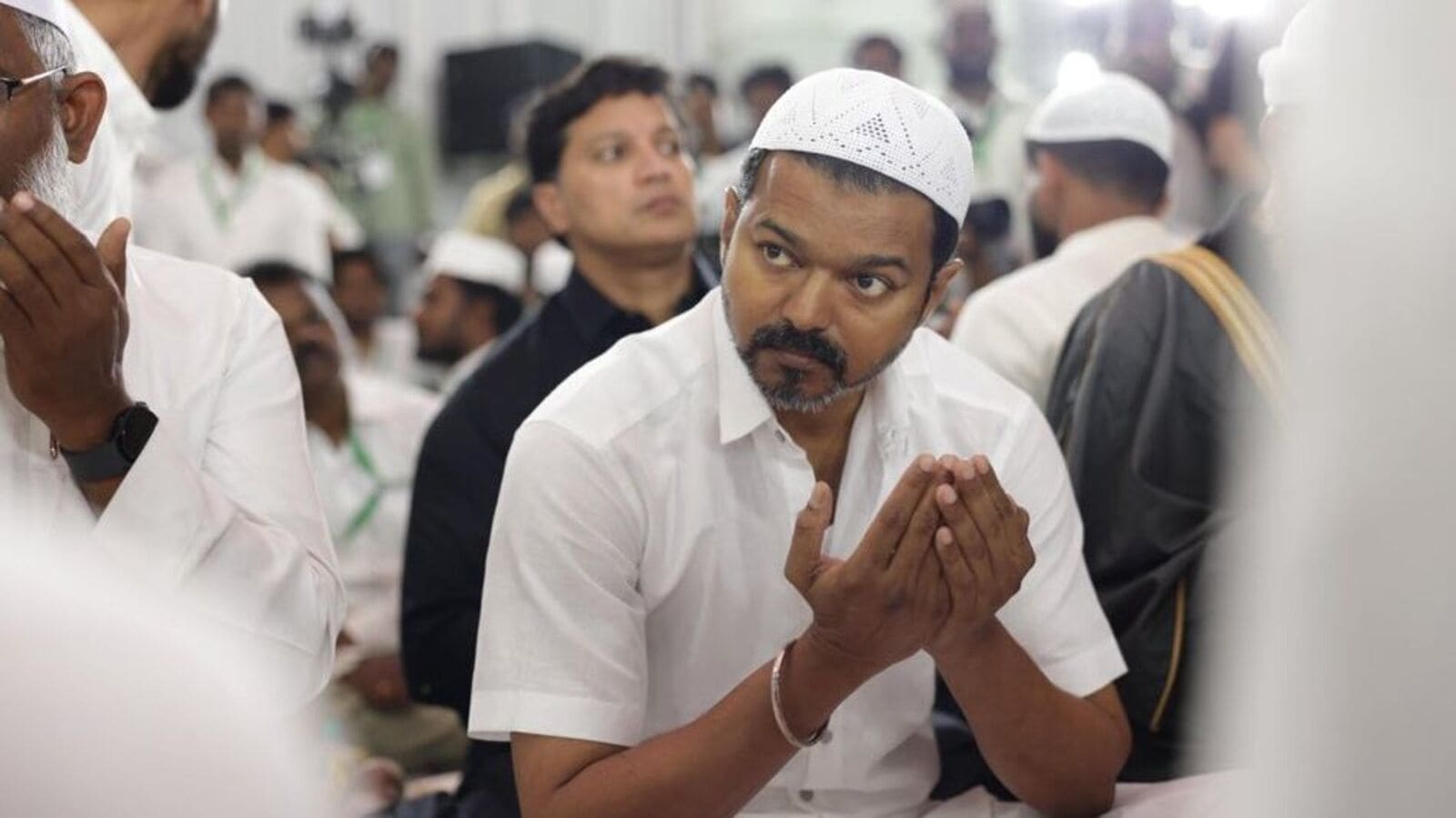 ఇఫ్తార్ విందులో ముస్లింలను కించపరిచారంటూ విజయ్ పై పోలీసులకు ఫిర్యాదు