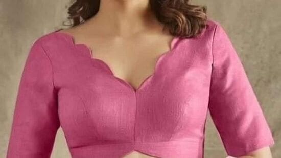 ఫ్యాన్సీ ఫ్రంట్ నెక్ లైన్