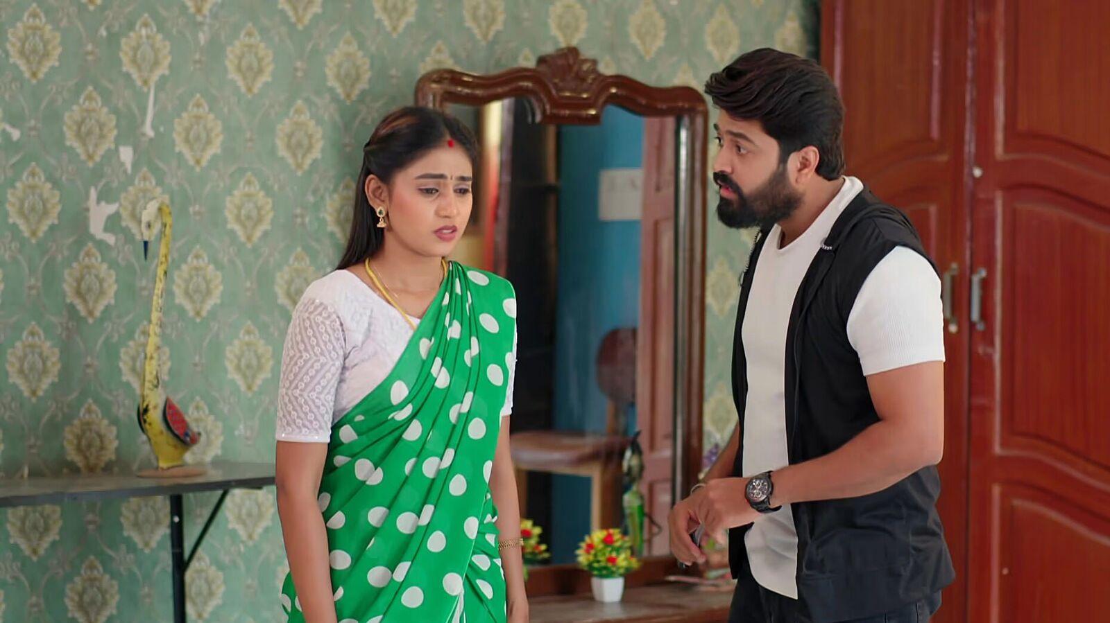 Gunde Ninda Gudi Gantalu Serial: సైకోగా మారిన సంజు - పీక‌పై క‌త్తి పెట్టుకొని బ్లాక్‌మెయిల్ - ప్ర‌భావ‌తితో మీనా వార్‌