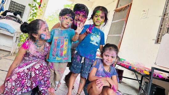 Holi Celebrations: హోలీ వేడుకలు