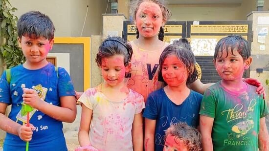 Holi Celebrations: శుక్రవారం (మార్చి 24) ఉదయం నుంచే మొదలైన చిన్నారుల హోలీ సందడి