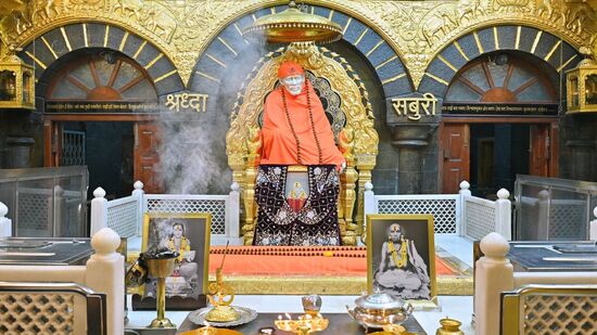 విజయవాడ - షిర్డీ టూర్ ప్యాకేజీ ధరలు : కంఫర్ట్ క్లాస్ (3ఏసీ)లో సింగిల్ ఆక్యుపెన్సీకి రూ. 16,150గా నిర్ణయించారు. &nbsp;డబుల్ ఆక్యుపెన్సీకి రూ.10,100, ట్రిపుల్ ఆక్యుపెన్సీకి రూ. 8,520 చెల్లించాలి. స్టాండర్డ్ క్లాస్ లో ట్రిపుల్ షేరింగ్ కు 6180గా ధర ఉంది. సింగిల్ షేరింగ్ కు రూ. 7760, డబుల్ షేరింగ్ కు రూ. 7760గా ఉంది. &nbsp;