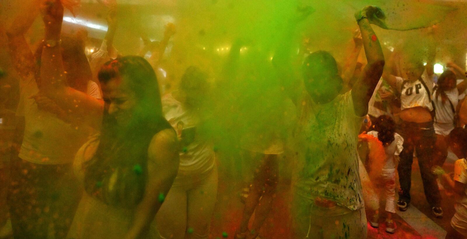 TV Actress: హోలీ పండుగలో బుల్లితెర నటిపై సహ నటుడి లైంగిక వేధింపులు, శారీరక ఘర్షణ.. ఎవరు ఆపగలరో చూస్తానంటూ మీద మీదకు!