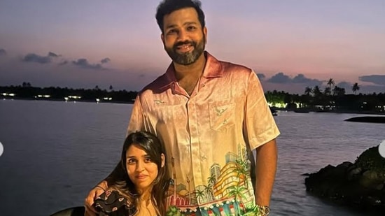 రోహిత్, రితిక వివాహం 2015లో జరిగింది. ఐపీఎల్ 2025లో ముంబయి ఇండియన్స్ తరపున రోహిత్ బరిలో దిగబోతున్నాడు. గత సీజన్ లో ముంబయి ఫెయిల్ అయింది. మరి ఈ సారి ఎలా రాణిస్తుందో చూడాలి.&nbsp;