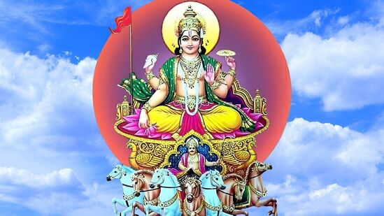 సూర్యుడు స్వీయ చైతన్యాన్ని, వ్యక్తిత్వాన్ని శాసించే గ్రహం. సూర్యుడు ఆరోగ్యం, శక్తిని సూచిస్తాడు. గ్రహాల సంచారం 12 రాశుల జీవితాల్లో మిశ్రమ ఫలితాలను ఇస్తుందని జ్యోతిష్య శాస్త్రం చెబుతోంది.&nbsp;