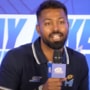 విలేకర్ల సమావేశంలో హార్దిక్ పాండ్య విలేకర్ల సమావేశంలో హార్దిక్ పాండ్య
