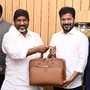 సీఎం రేవంత్ రెడ్డికి ఆర్థిక పద్దు పత్రాలు అందజేత సీఎం రేవంత్ రెడ్డికి ఆర్థిక పద్దు పత్రాలు అందజేత
