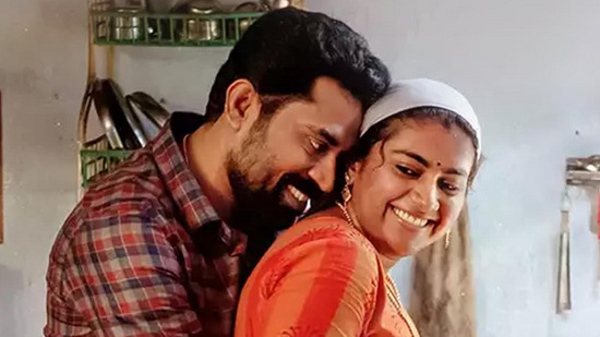 OTT Malayalam Movies: ది గ్రేట్ ఇండియన్ కిచెన్.. మలయాళ నటి నిమిషా సజయన్ నటించిన ఈ మూవీ సంప్రదాయ ఇళ్లలో మహిళల అణచివేత గురించి చూపించిన మూవీ. ఈ సినిమా అమెజాన్ ప్రైమ్ వీడియో, జీ5లో చూడొచ్చు.