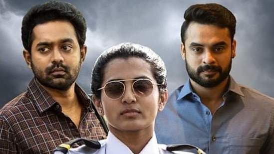 OTT Malayalam Movies: మలయాళ హిట్ సినిమాల జాబితాలో ఉయారే ఒకటి. యాసిడ్ దాడిని జయించి తన కలలను సాకారం చేసుకునే పల్లవి అనే ప్రతిష్టాత్మక పైలట్ పాత్రలో పార్వతి తిరువోతు నటించింది. ఈ మూవీ అమెజాన్ ప్రైమ్ వీడియో ఓటీటీలో అందుబాటులో ఉంది.