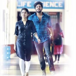 <p>మ‌ల‌యాళం రొమాంటిక్ యాక్ష‌న్ థ్రిల్ల‌ర్ మూవీ క‌లి తెలుగులో హే పిల్ల‌గాడ పేరుతో రిలీజైంది. యూట్యూబ్‌లో తెలుగులో 21 మిలియ‌న్ల వ్యూస్‌ను ద‌క్కించుకున్న ఈ మూవీలో దుల్క‌ర్ స‌ల్మాన్‌, సాయిప‌ల్ల‌వి హీరోహీరోయిన్లుగా న‌టించారు. <br> </p>