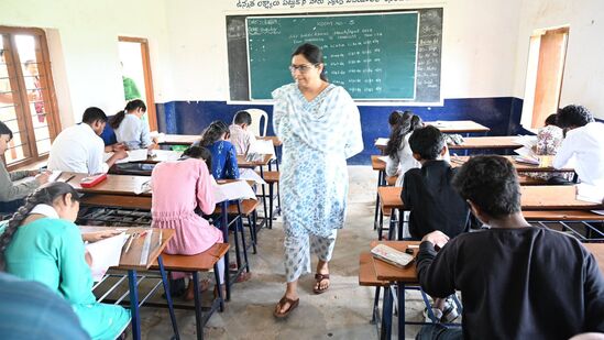 స్పాట్ పూర్తైన వెంటనే మార్కులను ఎంట్రీ చేస్తారు. ఒకటికి రెండు సార్లు పరిశీలించి… తుది ఫలితాల ప్రకటనకు సిద్ధం చేస్తారు. అయితే ప్రభుత్వం నుంచి గ్రీన్ సిగ్నల్ రాగానే… ఫలితాల తేదీని ప్రకటిస్తారు. https://bse.telangana.gov.in/  వెబ్ సైట్ లో ఈ ఫలితాలను చెక్ చేసుకోవచ్చు.