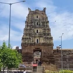 <p>ఒంటిమిట్ట కోదండరామస్వామి ఆలయం చారిత్రాత్మకమైనది, ఈ ఆలయంలోని రాములవారి విగ్రహం చాలా ప్రత్యేకమైనది. ఆంధ్రప్రదేశ్ ప్రభుత్వం ఈ ఆలయంలో శ్రీరామనవమి రోజున అధికారికంగా ప్రత్యేక కార్యక్రమాలను నిర్వహిస్తుంది. ఇక్కడ కల్యాణోత్సవం శ్రీరామనవమి బ్రహ్మోత్సవాలలో భాగంగా జరుగుతుంది. ఈ ఉత్సవాలు ఏప్రిల్ నెలలో జరుగుతాయి.</p>
