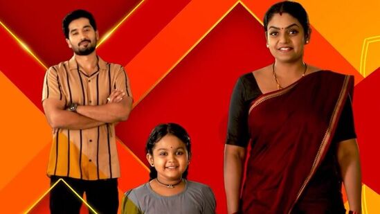 Star Maa Serials TRP Ratings: స్టార్ మా, జీ తెలుగు సీరియల్స్ టీఆర్పీ రేటింగ్స్ లో కార్తీకదీపం 2 సీరియల్ నంబర్ వన్ గా నిలిచింది. గతవారం కంటే కాస్త టీఆర్పీ తగ్గినా 13.14తో తొలి స్థానాన్ని నిలుపుకుంది. <p>Star Maa Serials TRP Ratings: స్టార్ మా, జీ తెలుగు సీరియల్స్ టీఆర్పీ రేటింగ్స్ లో కార్తీకదీపం 2 సీరియల్ నంబర్ వన్ గా నిలిచింది. గతవారం కంటే కాస్త టీఆర్పీ తగ్గినా 13.14తో తొలి స్థానాన్ని నిలుపుకుంది.</p>