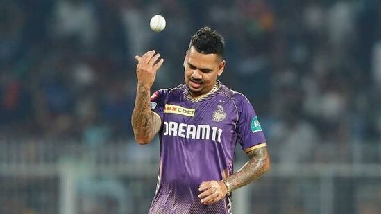 IPL Most Dot Balls: రెండో స్థానంలో కోల్‌కతా నైట్ రైడర్స్ బౌలర్ సునీల్ నరైన్ ఉన్నాడు. అతడు 176 మ్యాచ్ లలో 1610 డాట్ బాల్స్ వేశాడు.