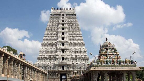 మార్చి నెలలో చూస్తే 10వ తేదీన జర్నీ ఉంది. ఈ తేదీ మిస్ అయితే మళ్లీ మేలో వెళ్లొచ్చు. అందుకు అనుగుణంగా టికెట్లను ముందుగానే బుకింగ్ చేసుకోవాల్సి ఉంటుంది. https://tourism.telangana.gov.in/ వెబ్ సైట్ లోకి వెళ్లి ప్రాసెస్ చేసుకోవాలి. 