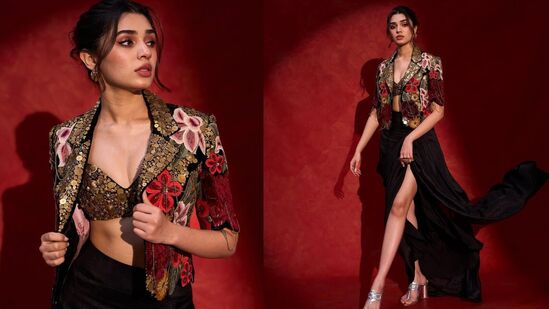 Krithi Shetty: కృతి శెట్టి తన ఇన్స్టాలో షేర్ చేసిన ఫొటోలు ఇవి. పద్ధతిగా ఉండే ఈ భామ క్రమంగా బోల్డ్ నెస్ పెంచేస్తోందనడానికి ఈ ఫొటోలే నిదర్శనం. <p>Krithi Shetty: కృతి శెట్టి తన ఇన్స్టాలో షేర్ చేసిన ఫొటోలు ఇవి. పద్ధతిగా ఉండే ఈ భామ క్రమంగా బోల్డ్ నెస్ పెంచేస్తోందనడానికి ఈ ఫొటోలే నిదర్శనం.</p>