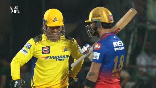 ఇక ఈ రోజు మ్యాచ్ జరిగే చెపాక్ లో ఆర్సీబీ కి చెత్త రికార్డు ఉంది. 2008 తర్వాత చెన్నైలో ఆర్సీబీ ఇప్పటివరకూ విజయం సాధించలేదు. ఇక్కడ జరిగిన 9 మ్యాచ్ ల్లో సీఎస్కే 8 గెలిచింది. ఆర్సీబీ ఓ మ్యాచ్ లో మాత్రమే నెగ్గింది. 