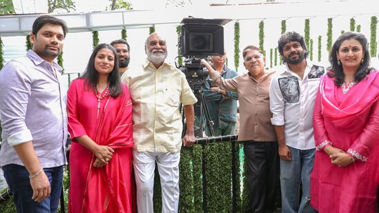 సీనియర్ డైరెక్టర్ రాఘవేంద్ర రావు మెగా157 ప్రాజెక్టు తొలి షాట్‍కు డైరెక్షన్ చేశారు. ప్రముఖ నిర్మాత, చిరంజీవి బావ అల్లు అరవింద్ కెమెరా స్విచ్ ఆన్ చేశారు. స్క్రిప్టు పేపర్లను దర్శకుడు అనిల్‍కు పాపులర్ ప్రొడ్యూజర్లు దిల్‍రాజు, శిరీష్ అందించారు.